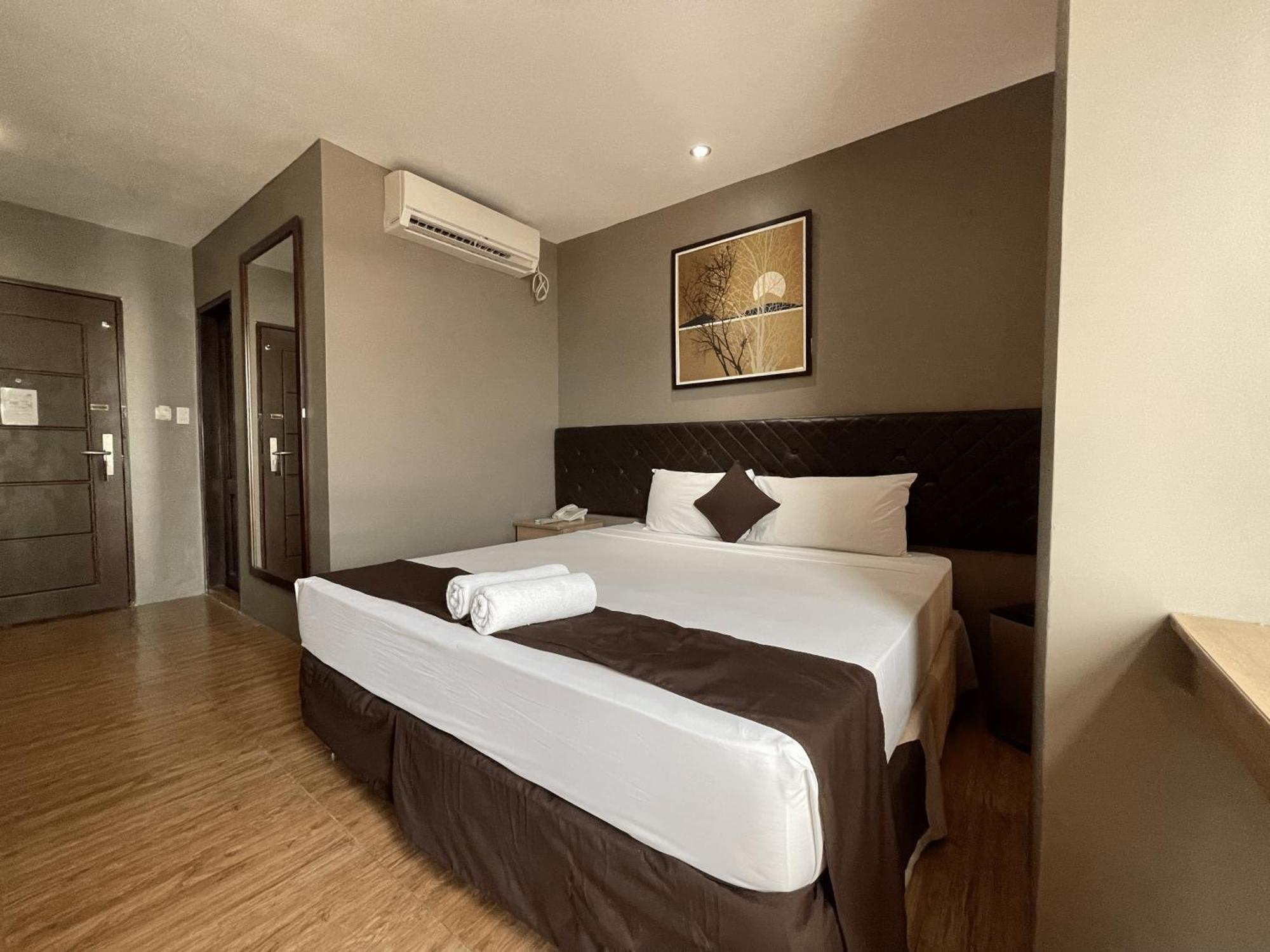 Cebu Capitol Central Hotel & Suites Powered By Cocotel Экстерьер фото